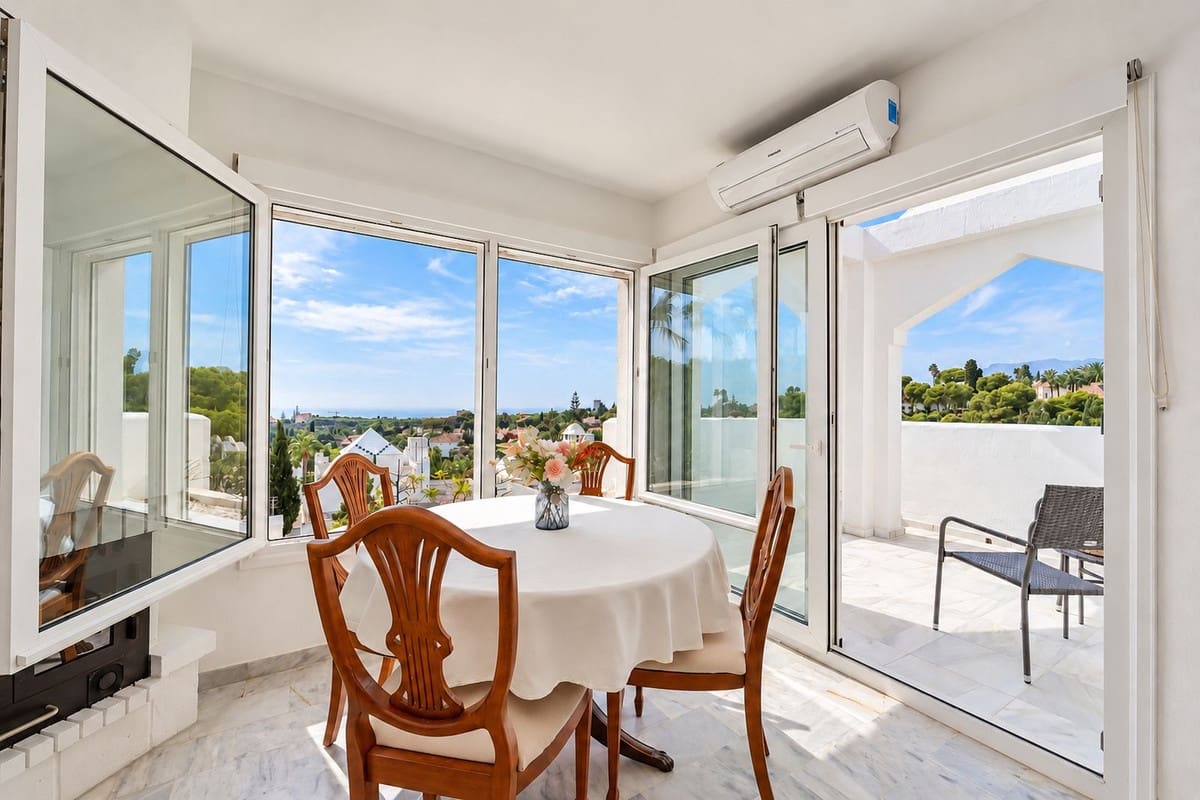 2 bedroom Apartment for sale in La Reserva with pool garage - € 390,000 (Ref: 10143299)