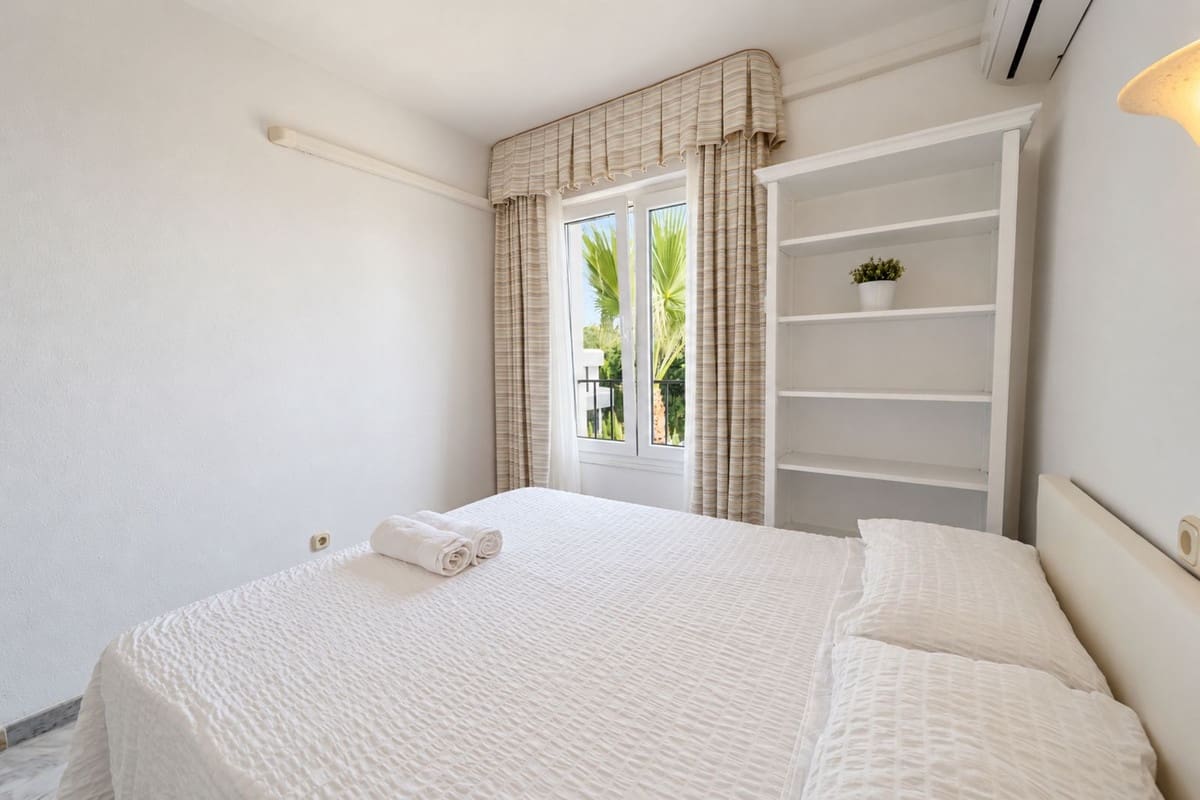 2 bedroom Apartment for sale in La Reserva with pool garage - € 390,000 (Ref: 10143299)