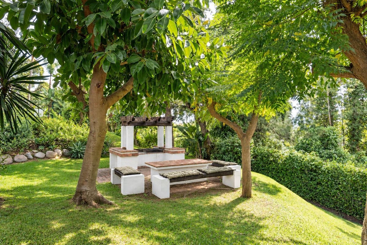 2 bedroom Apartment for sale in La Reserva with pool garage - € 390,000 (Ref: 10143299)