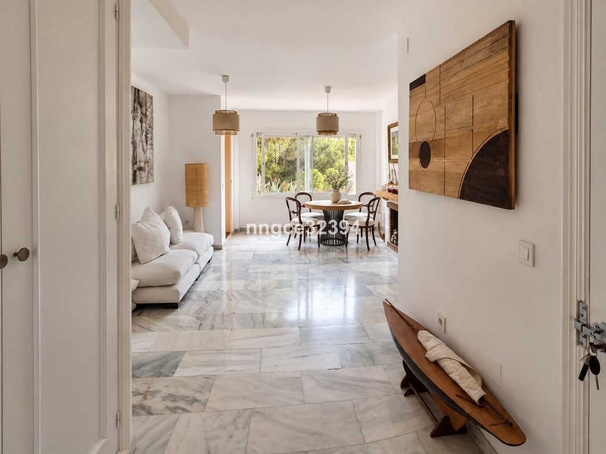 2 slaapkamer Appartement te koop in New Golden Mile met zwembad garage - € 359.000 (Ref: 10143307)