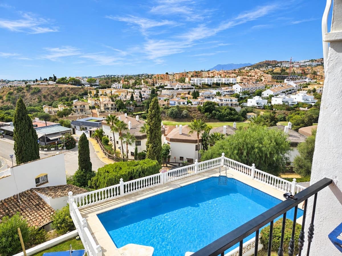 2 slaapkamer Appartement te koop in Riviera del Sol met zwembad - € 335.000 (Ref: 10143311)