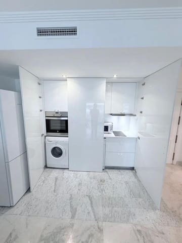 1 quarto Apartamento para venda em Puerto Banus, Marbella com piscina - 445 000 € (Ref: 10143322)