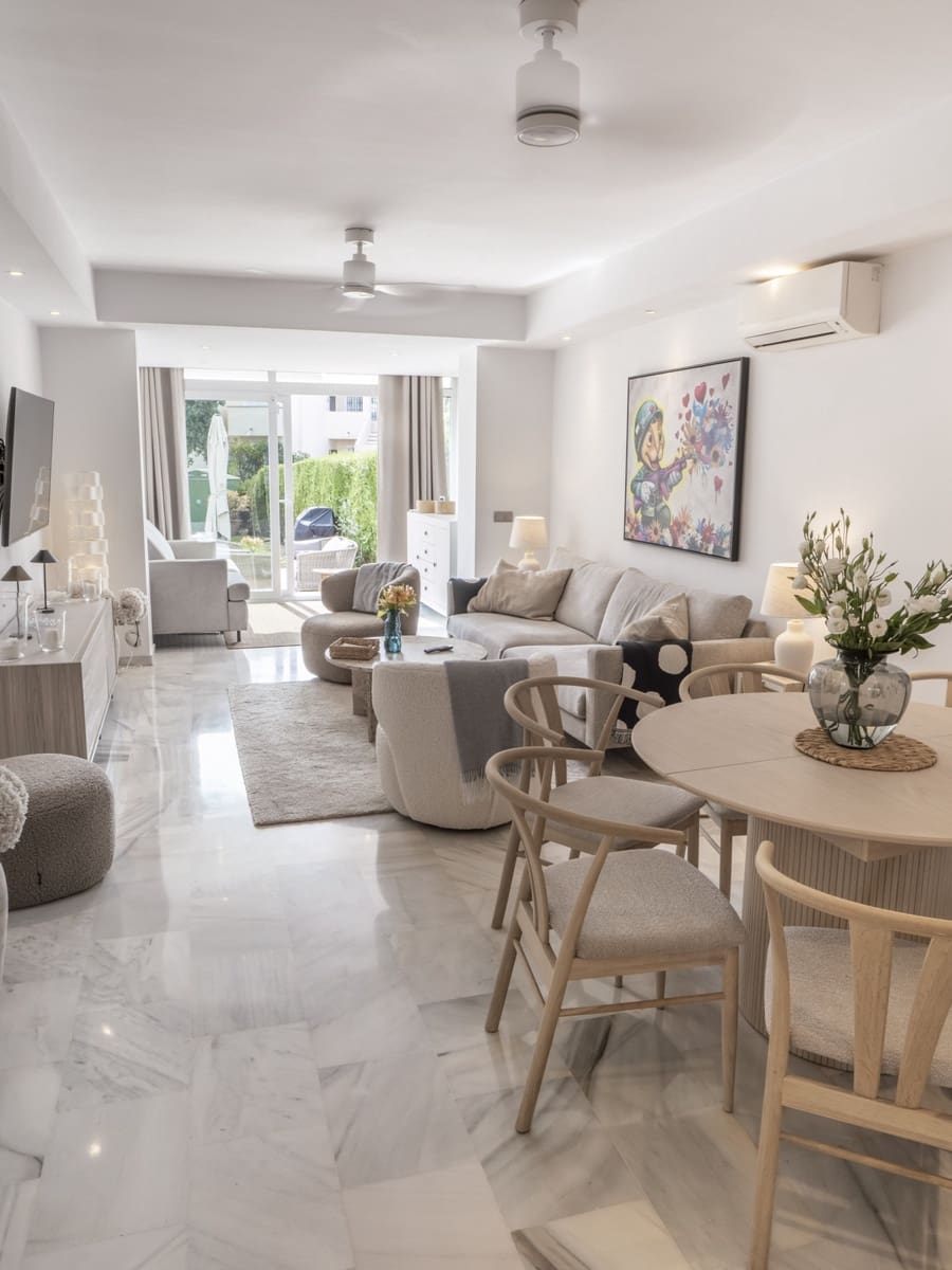 2 soverom Leilighet til salgs i El Paraiso med svømmebasseng - € 499 000 (Ref: 10143329)