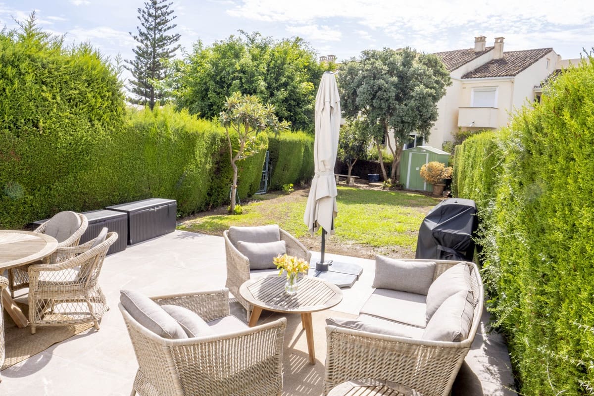 2 soverom Leilighet til salgs i El Paraiso med svømmebasseng - € 499 000 (Ref: 10143329)