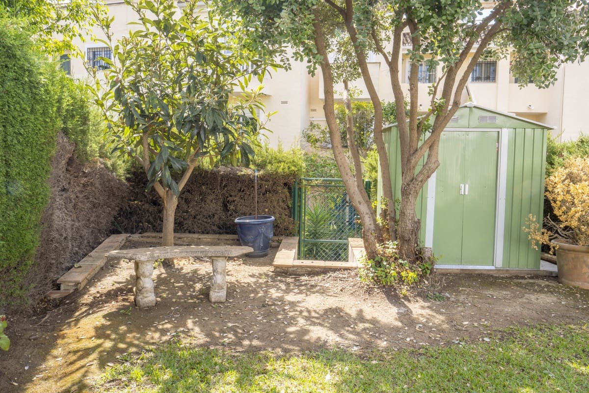 2 soverom Leilighet til salgs i El Paraiso med svømmebasseng - € 499 000 (Ref: 10143329)