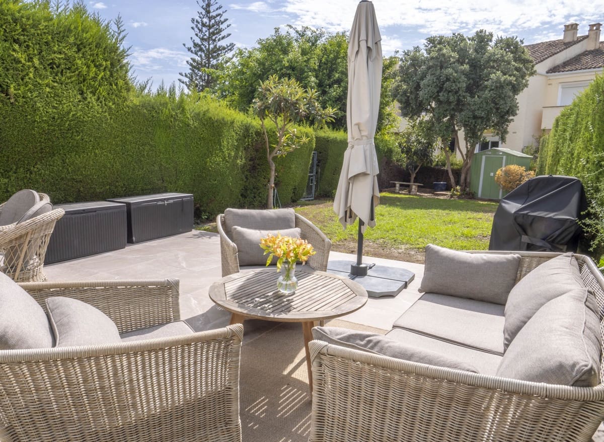 2 soverom Leilighet til salgs i El Paraiso med svømmebasseng - € 499 000 (Ref: 10143329)
