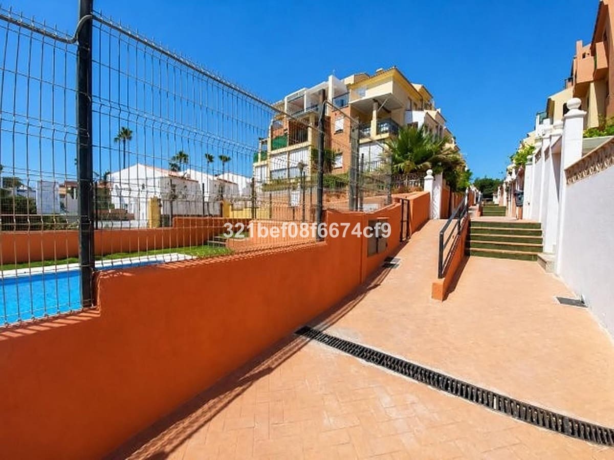2 soverom Leilighet til salgs i Manilva med svømmebasseng garasje - € 230 000 (Ref: 10143333)