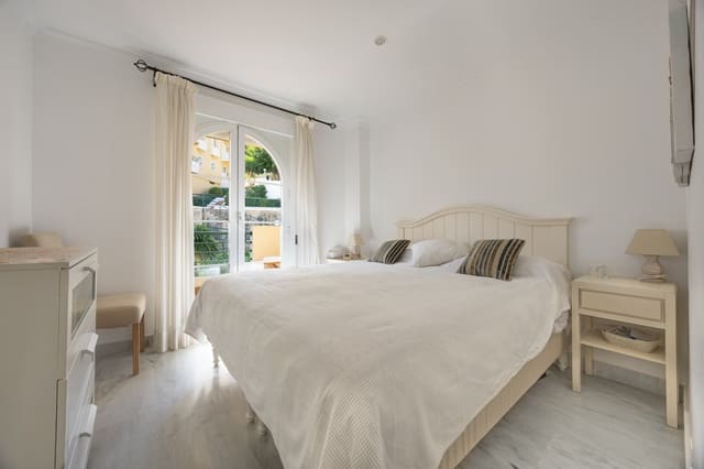 2 quarto Apartamento para venda em Nueva Andalucia, Marbella com piscina garagem - 485 000 € (Ref: 10143336)