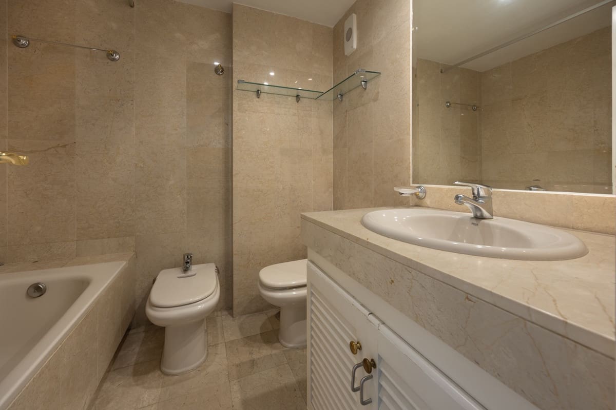 2 quarto Apartamento para venda em Nueva Andalucia com piscina garagem - 485 000 € (Ref: 10143336)