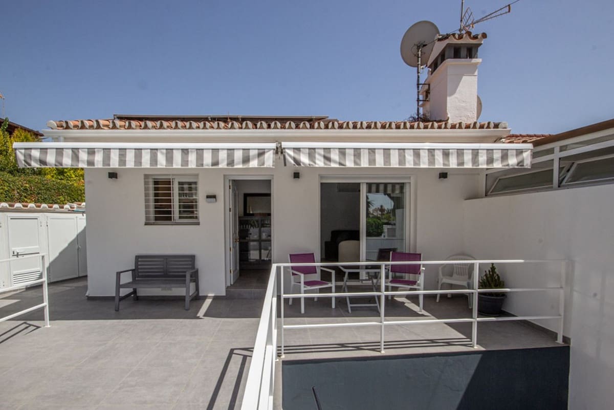2 bedroom Villa for sale in Marbella with garage - € 489,000 (Ref: 10143347)