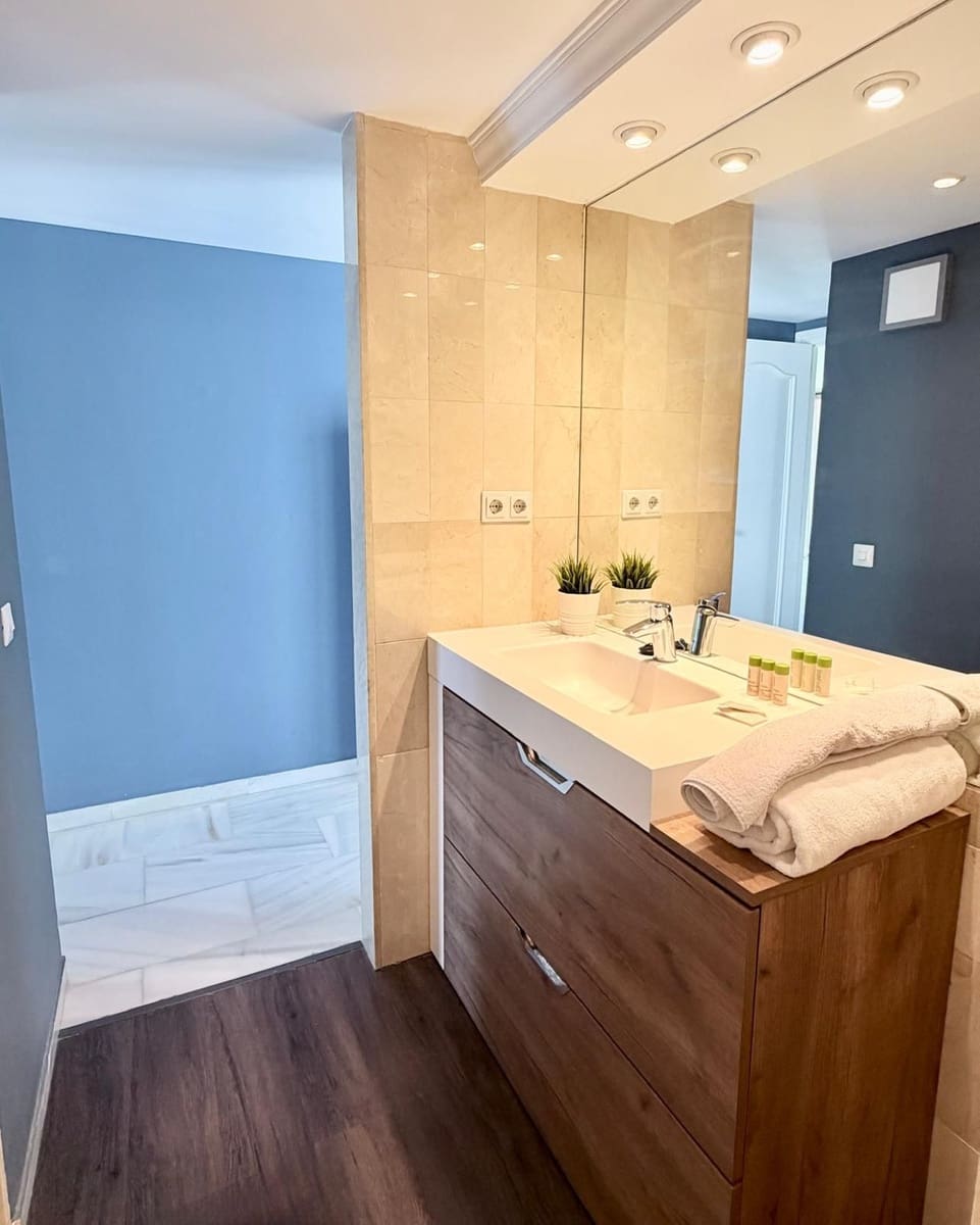3 soveværelse Lejlighed til salg i Bel-Air med swimmingpool garage - € 495.000 (Ref: 10143352)