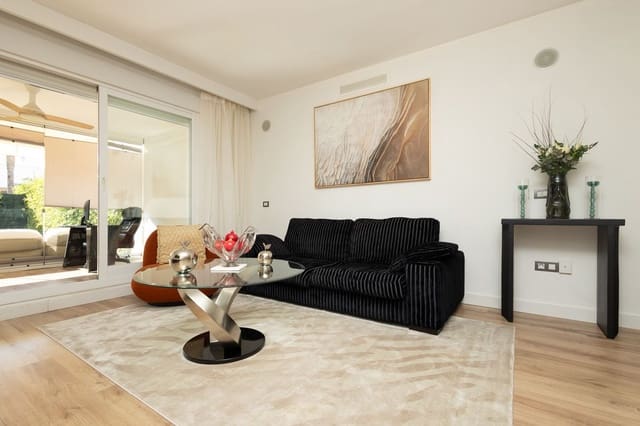2 bedroom Apartment for sale in El Paraiso, Estepona with pool garage - € 495,000 (Ref: 10143354)