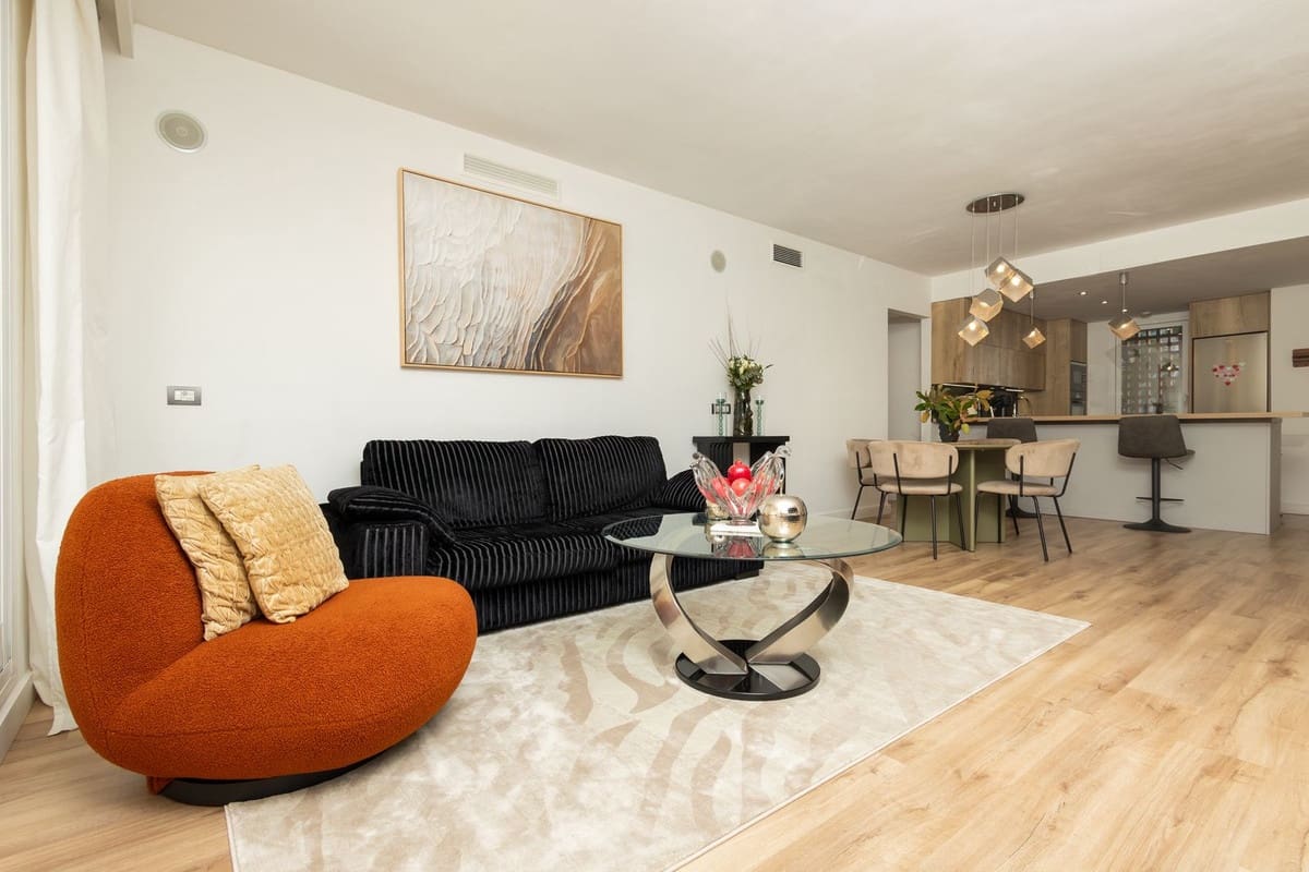 2 bedroom Apartment for sale in El Paraiso with pool garage - € 495,000 (Ref: 10143354)