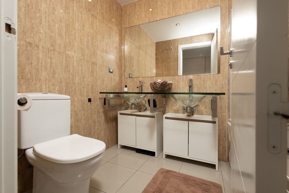 2 bedroom Apartment for sale in El Paraiso with pool garage - € 495,000 (Ref: 10143354)