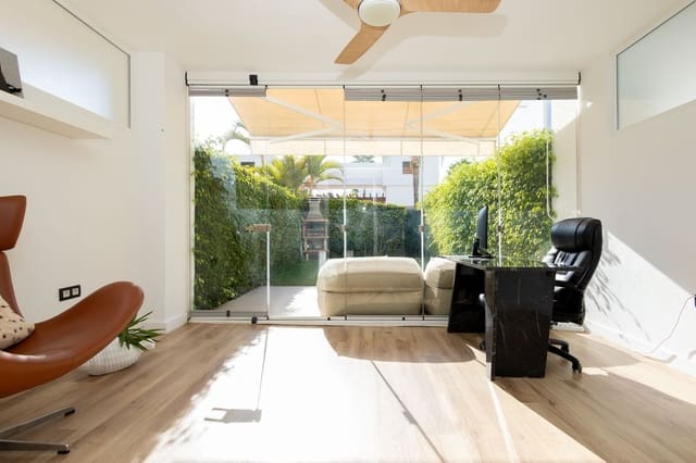 2 bedroom Apartment for sale in El Paraiso, Estepona with pool garage - € 495,000 (Ref: 10143354)