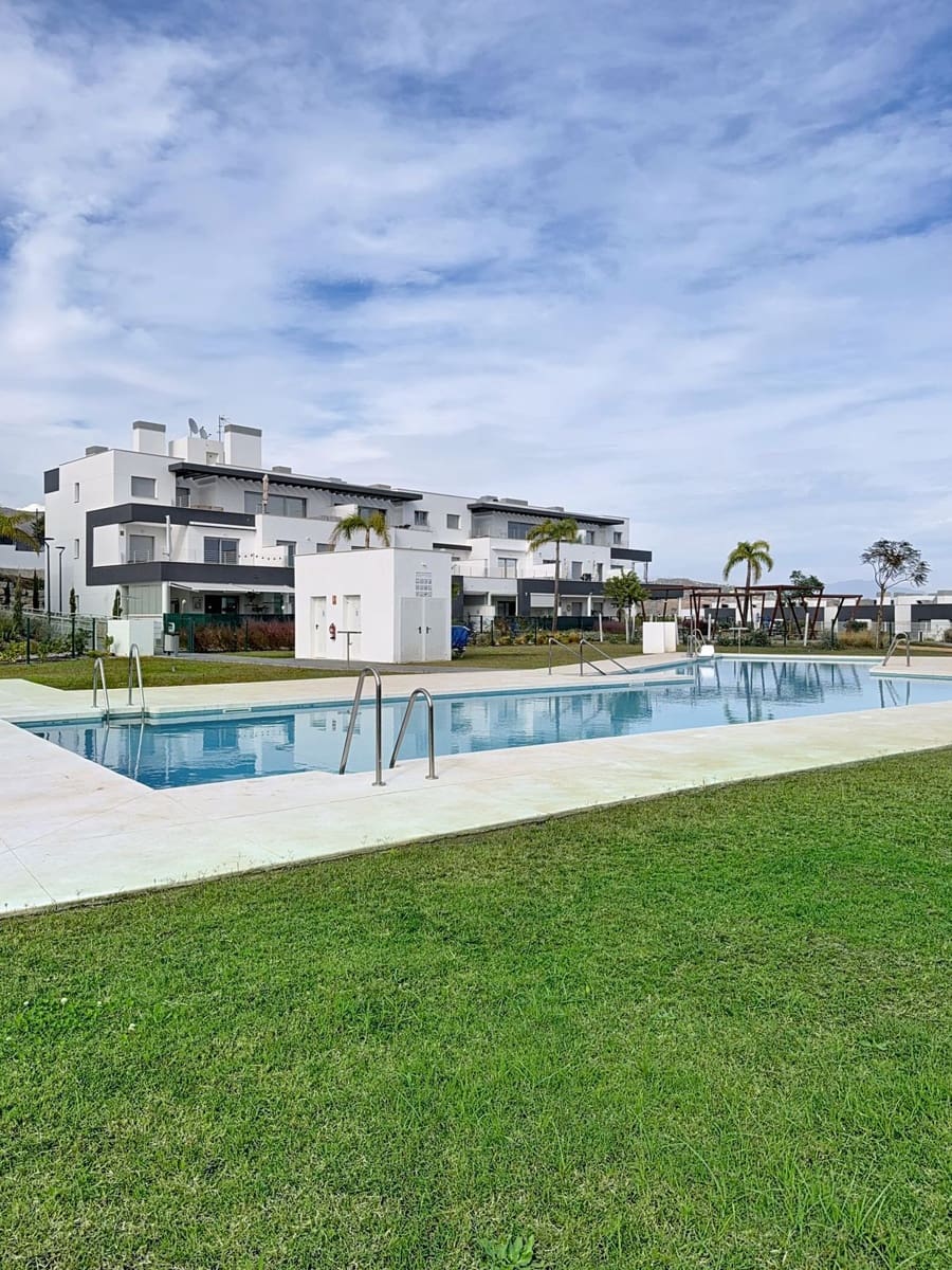 2 chambre Appartement à vendre à Estepona avec piscine garage - 449 000 € (Ref: 10143358)
