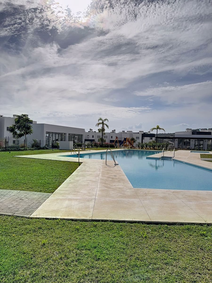 2 chambre Appartement à vendre à Estepona avec piscine garage - 449 000 € (Ref: 10143358)