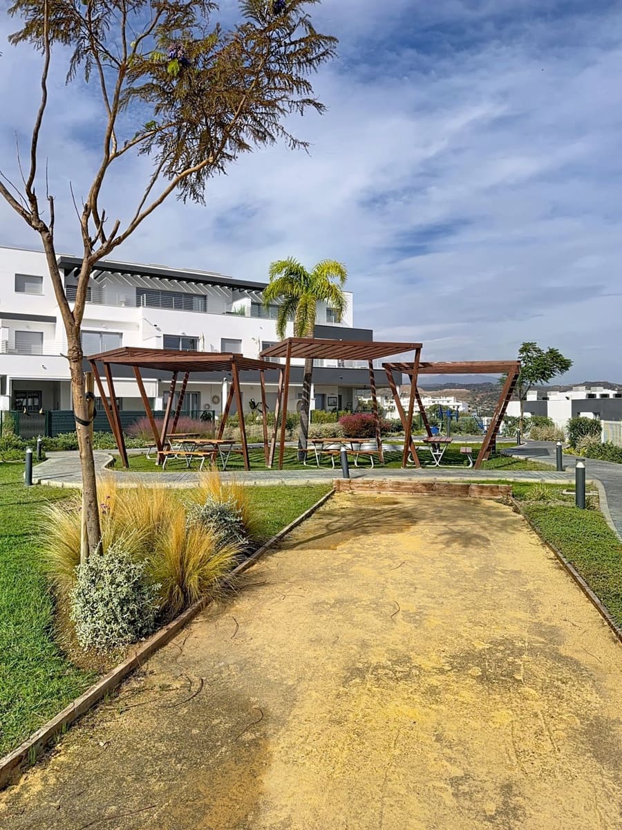 2 chambre Appartement à vendre à Estepona avec piscine garage - 449 000 € (Ref: 10143358)