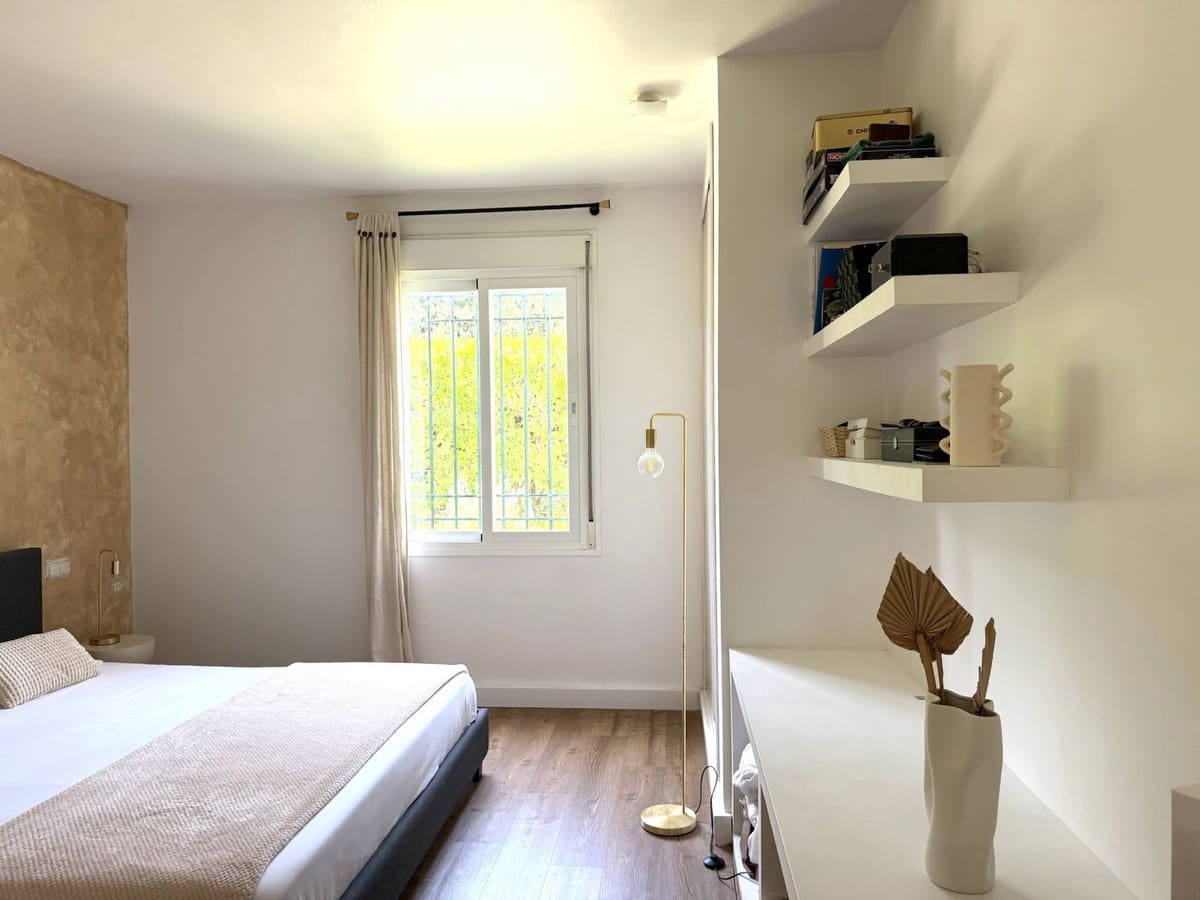 2 bedroom Apartment for sale in Marbella with pool - € 389,000 (Ref: 10143360)