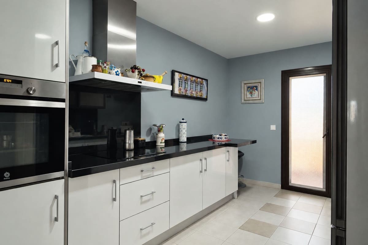 3 Zimmer Apartment zu verkaufen in Estepona mit Pool Garage - 487.000 € (Ref: 10143400)