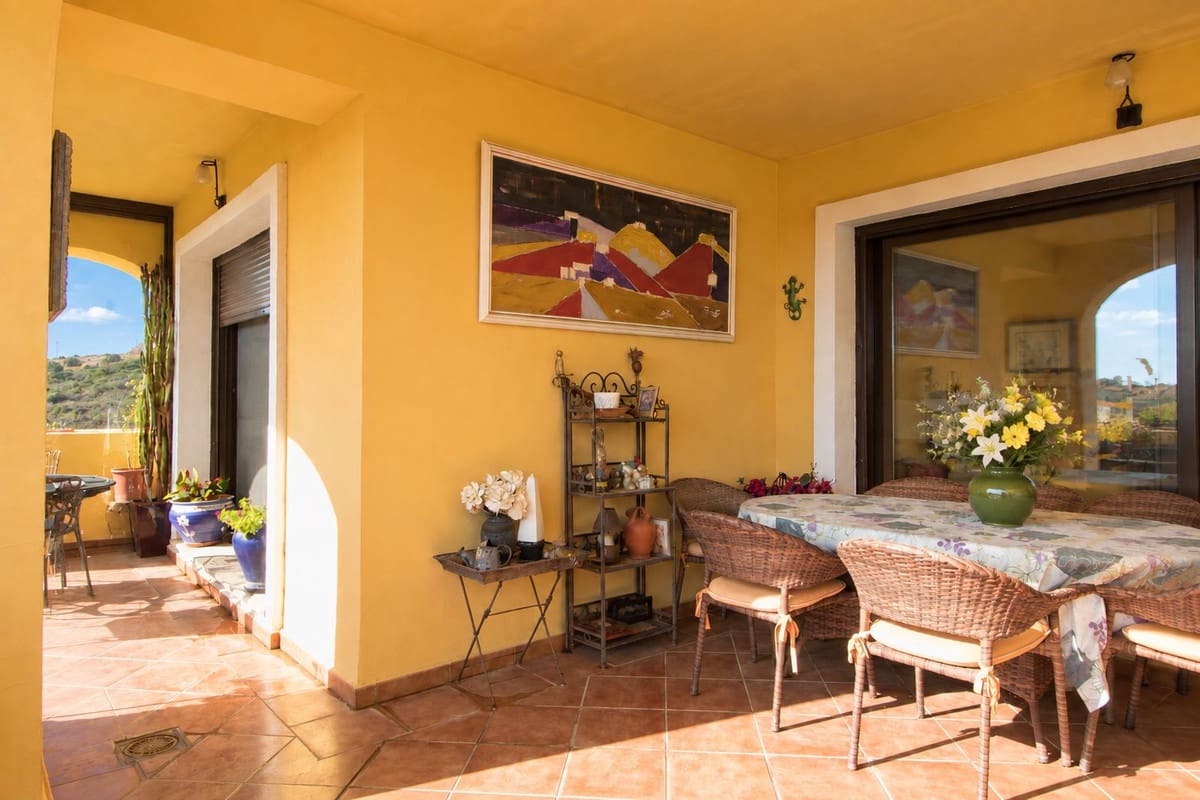 3 Zimmer Apartment zu verkaufen in Estepona mit Pool Garage - 487.000 € (Ref: 10143400)