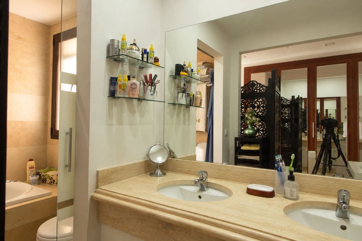 3 Zimmer Apartment zu verkaufen in Estepona mit Pool Garage - 487.000 € (Ref: 10143400)