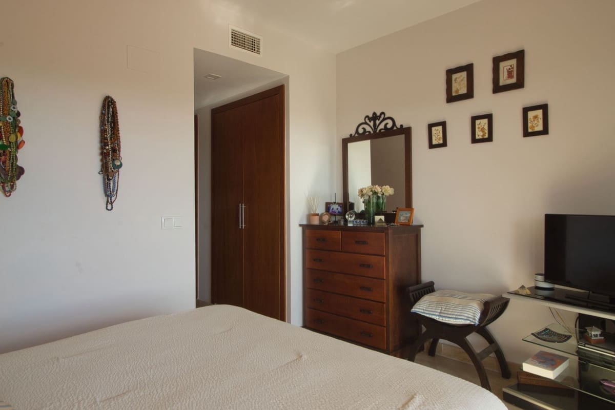 3 Zimmer Apartment zu verkaufen in Estepona mit Pool Garage - 487.000 € (Ref: 10143400)