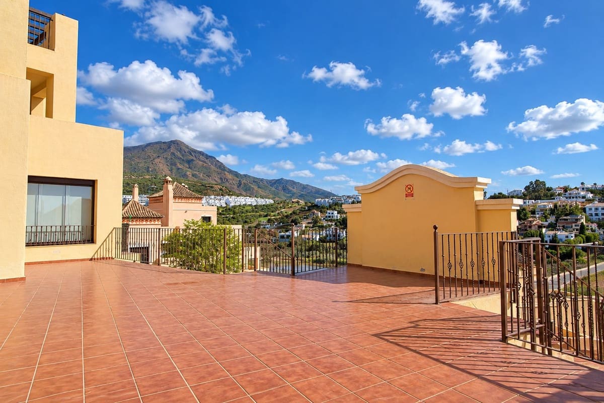 3 Zimmer Apartment zu verkaufen in Estepona mit Pool Garage - 487.000 € (Ref: 10143400)