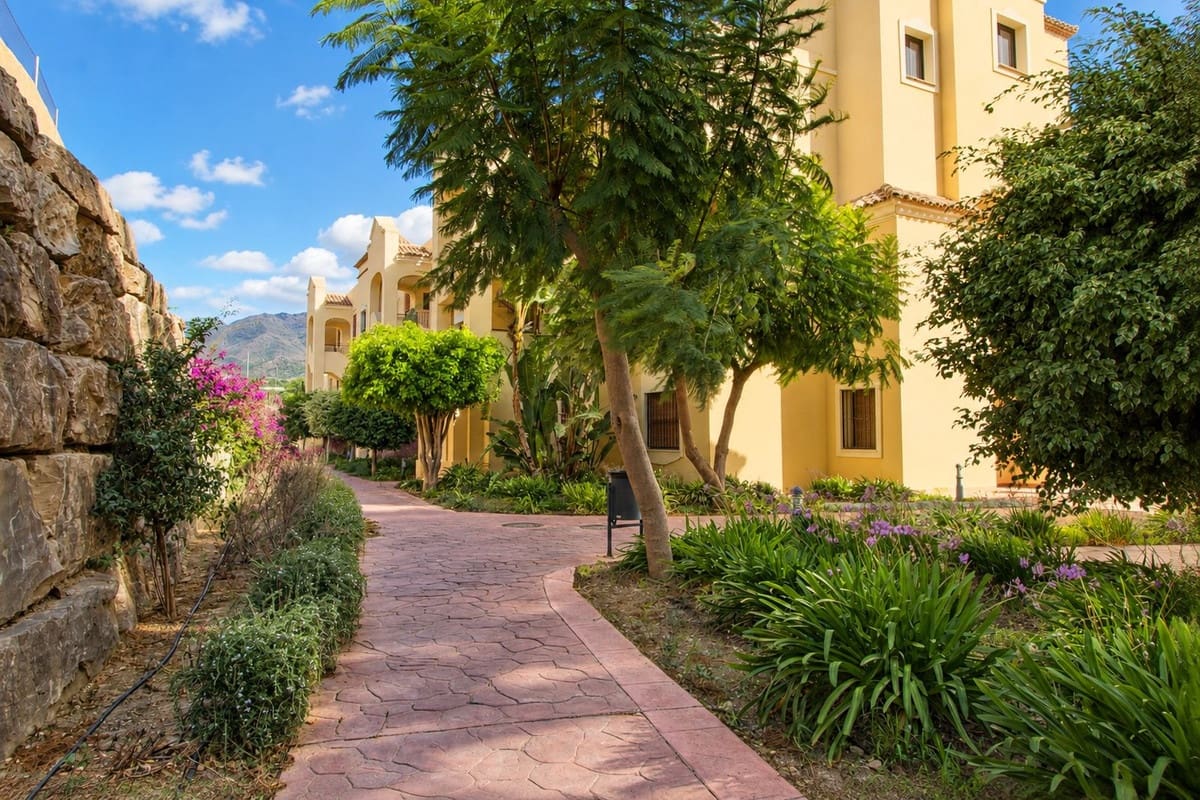 3 Zimmer Apartment zu verkaufen in Estepona mit Pool Garage - 487.000 € (Ref: 10143400)