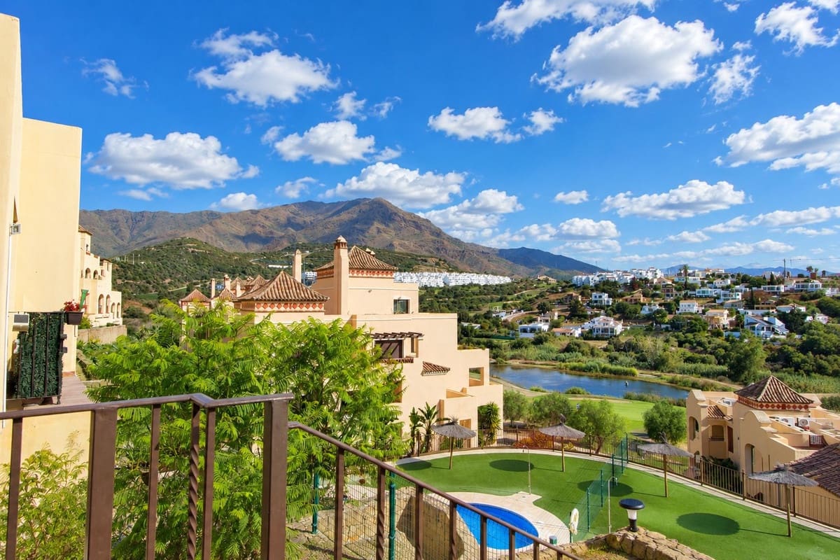 3 Zimmer Apartment zu verkaufen in Estepona mit Pool Garage - 487.000 € (Ref: 10143400)