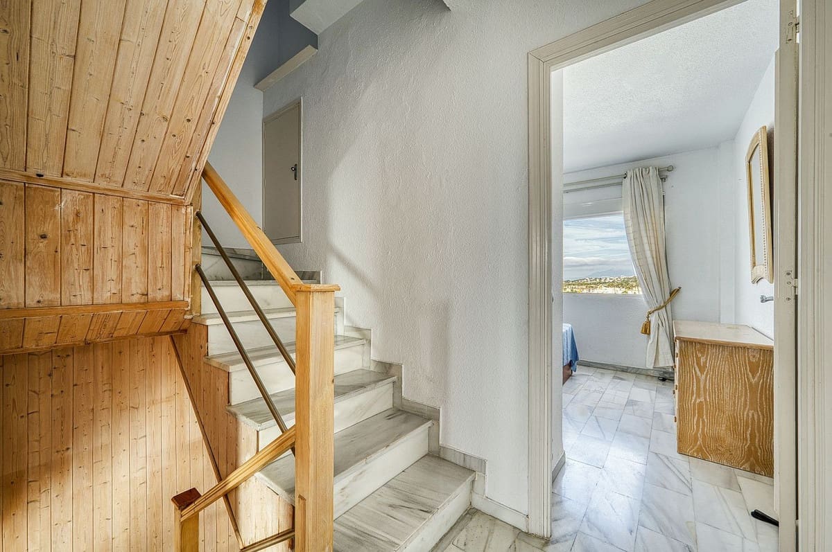 2 slaapkamer Appartement te koop in Riviera del Sol met zwembad - € 299.000 (Ref: 10143402)