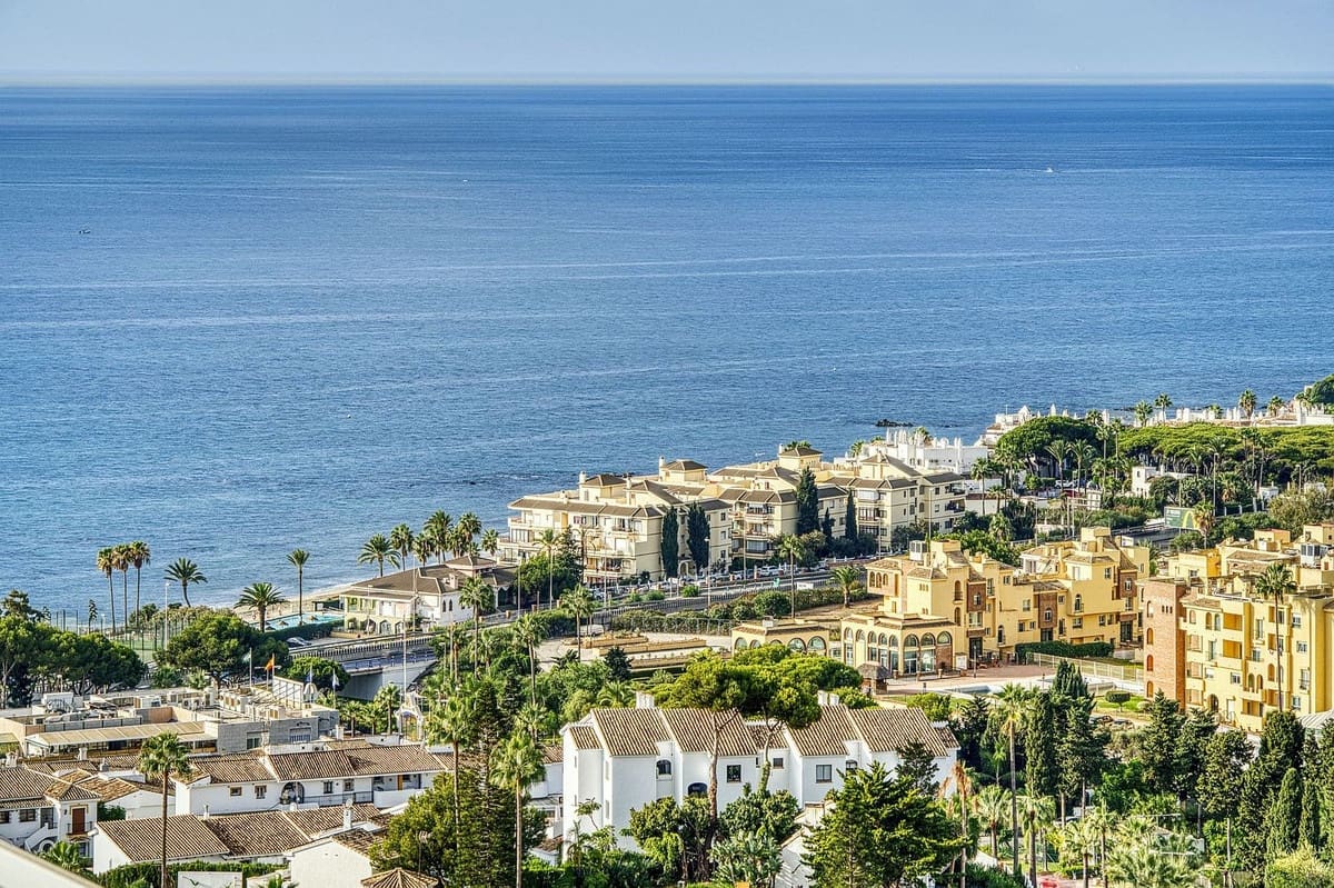 2 slaapkamer Appartement te koop in Riviera del Sol met zwembad - € 299.000 (Ref: 10143402)