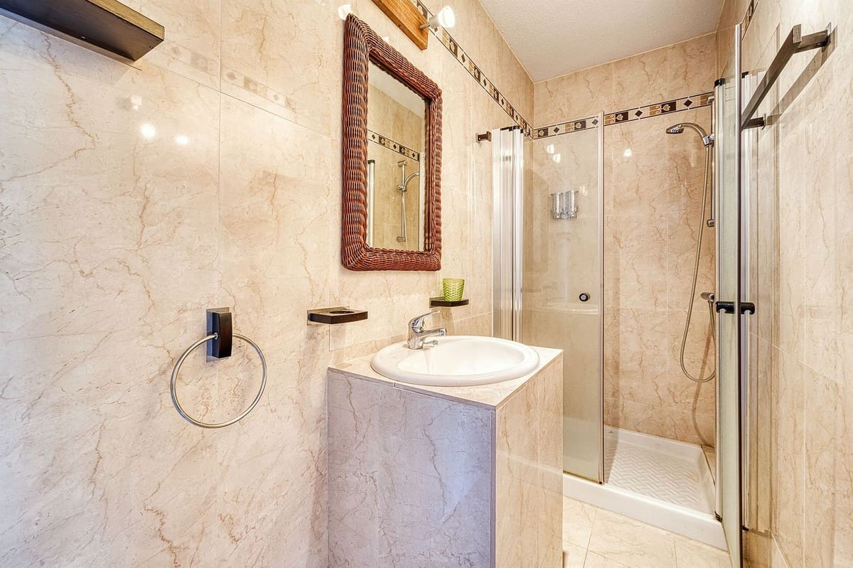 2 slaapkamer Appartement te koop in Riviera del Sol met zwembad - € 299.000 (Ref: 10143402)