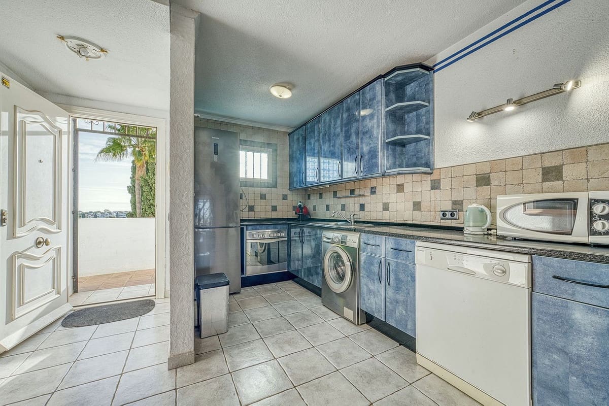 2 slaapkamer Appartement te koop in Riviera del Sol met zwembad - € 299.000 (Ref: 10143402)