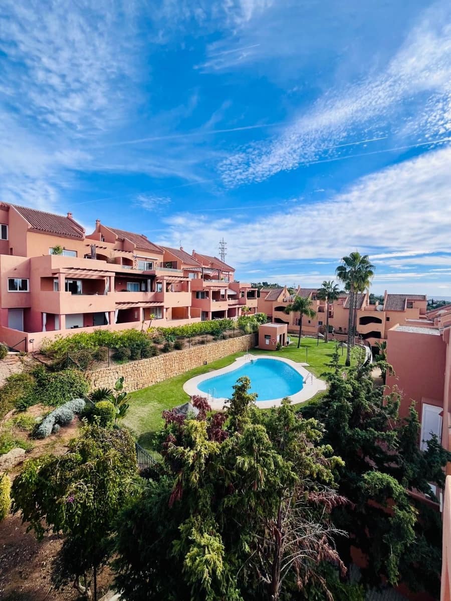 2 bedroom Apartment for sale in Marbella with pool - € 400,000 (Ref: 10143407)
