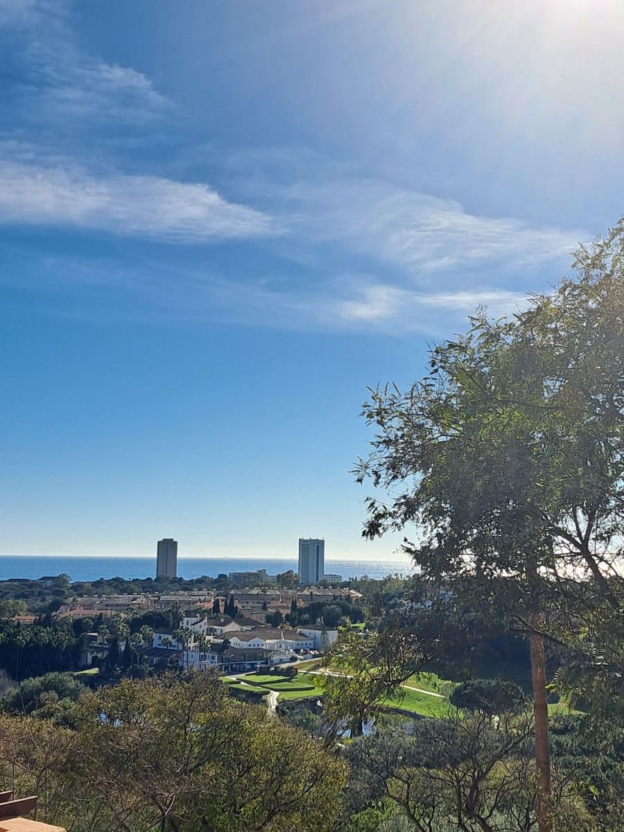 2 bedroom Apartment for sale in Marbella with pool - € 400,000 (Ref: 10143407)