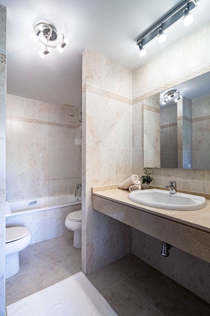 2 slaapkamer Appartement te koop in New Golden Mile met zwembad garage - € 329.000 (Ref: 10143424)