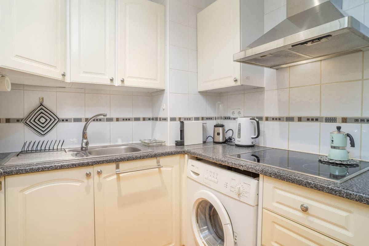 1 sypialnia Apartament na sprzedaż w Benahavis z basenem garażem - 275 000 € (Ref: 10143426)