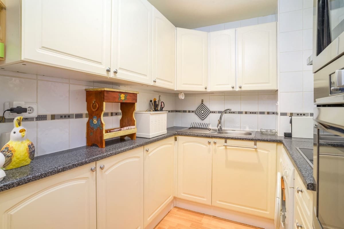 1 sypialnia Apartament na sprzedaż w Benahavis z basenem garażem - 275 000 € (Ref: 10143426)