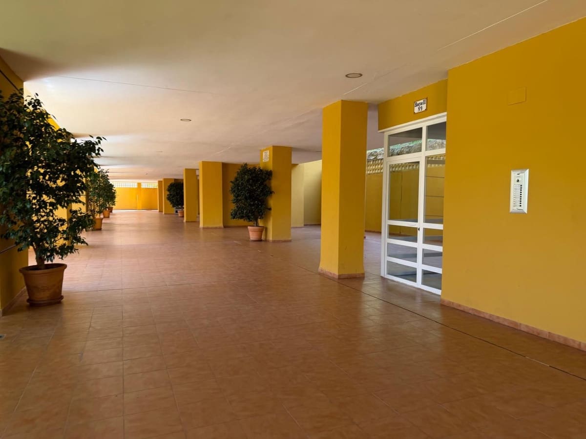 2 bedroom Apartment for sale in Estepona with pool garage - € 360,000 (Ref: 10143431)