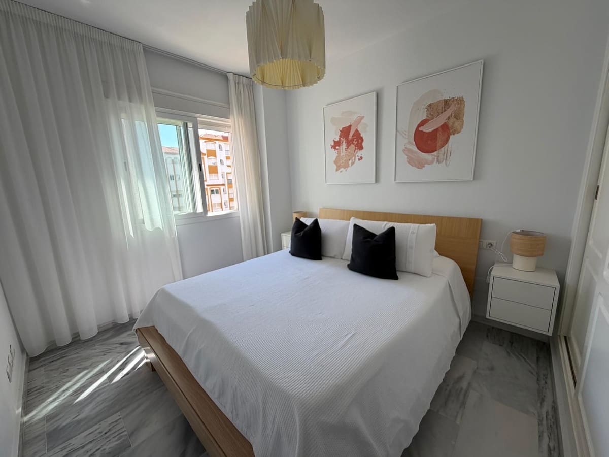 2 bedroom Apartment for sale in Estepona with pool garage - € 360,000 (Ref: 10143431)