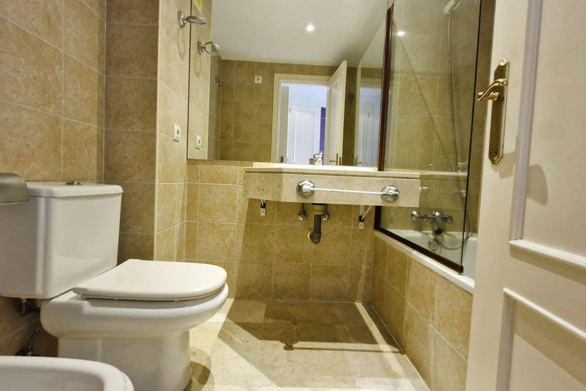 2 slaapkamer Appartement te koop in New Golden Mile met zwembad garage - € 305.000 (Ref: 10143433)