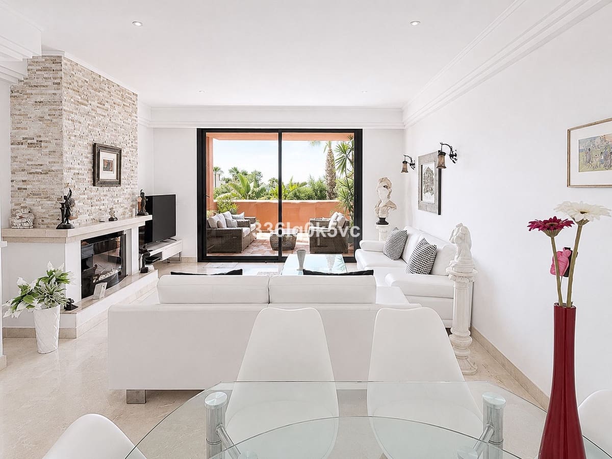 Apartamento de 2 habitaciones en Benahavís en venta con piscina garaje - 465.000 € (Ref: 10143436)
