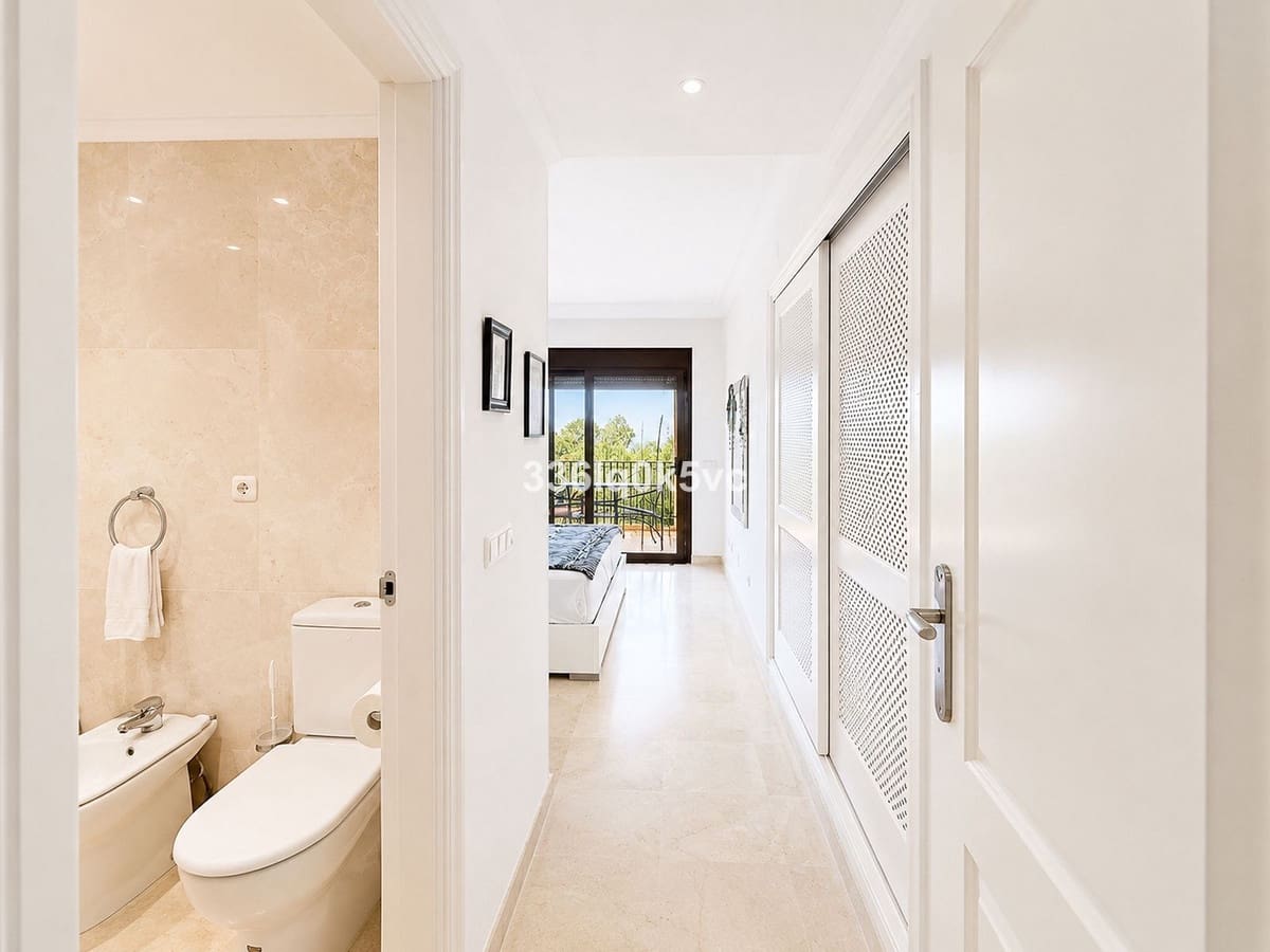Apartamento de 2 habitaciones en Benahavís en venta con piscina garaje - 465.000 € (Ref: 10143436)