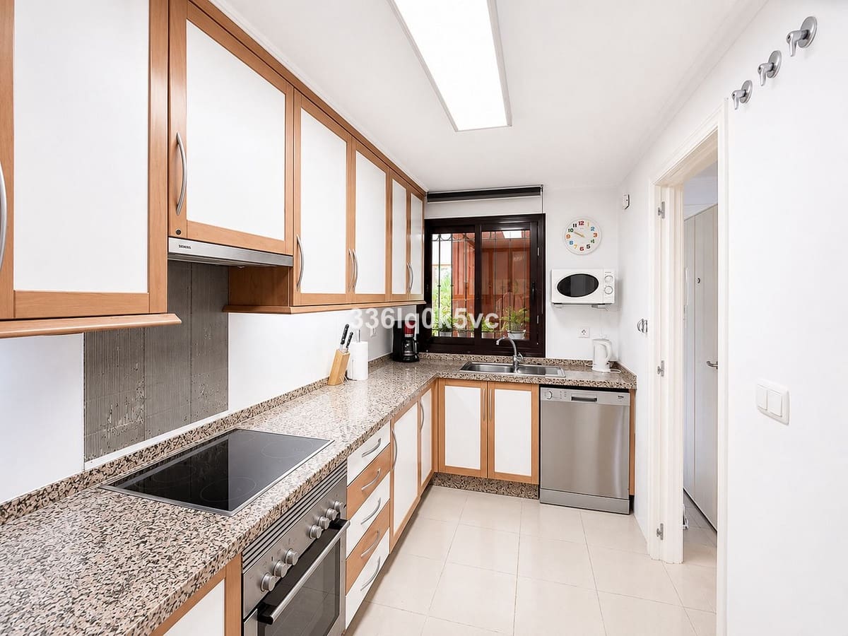 Apartamento de 2 habitaciones en Benahavís en venta con piscina garaje - 465.000 € (Ref: 10143436)