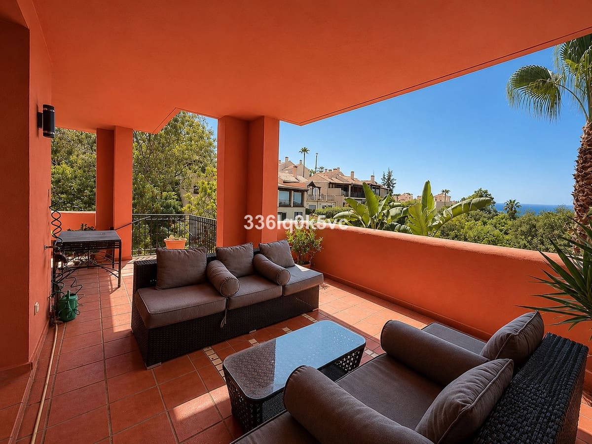 Apartamento de 2 habitaciones en Benahavís en venta con piscina garaje - 465.000 € (Ref: 10143436)