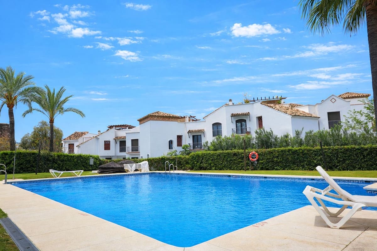3 soveværelse Lejlighed til salg i Benahavis med swimmingpool garage - € 475.000 (Ref: 10143455)