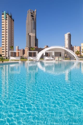 2 sypialnia Apartament na sprzedaż w Playa Poniente, Benidorm z basenem garażem - 800 000 € (Ref: 10143540)