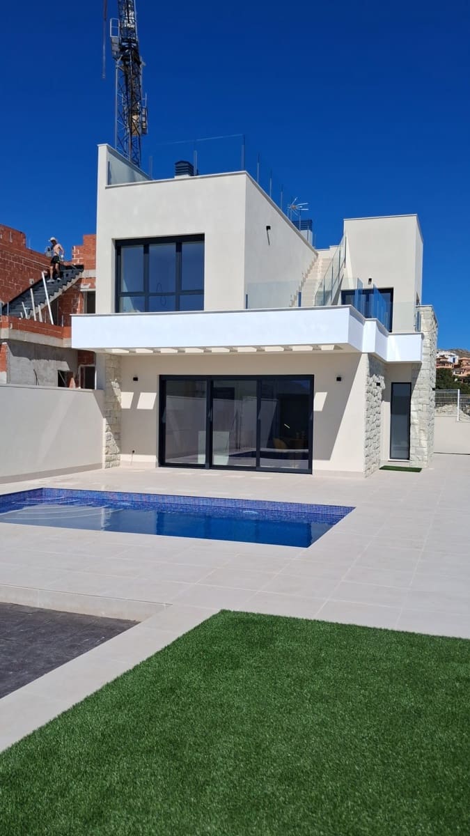 5 quarto Moradia para venda em Finestrat com piscina garagem - 745 000 € (Ref: 10143551)