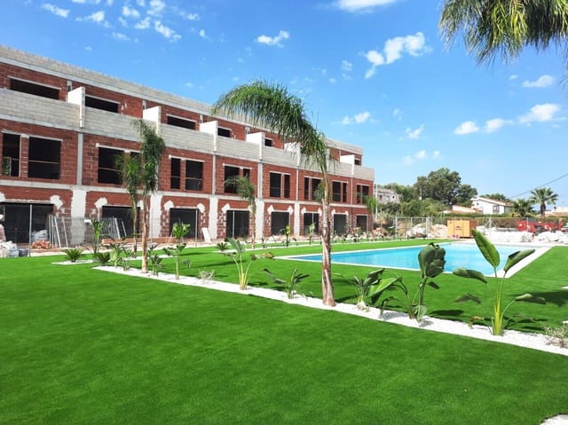 3 quarto Casa em Banda para venda em Dénia com piscina garagem - 410 000 € (Ref: 10143671)